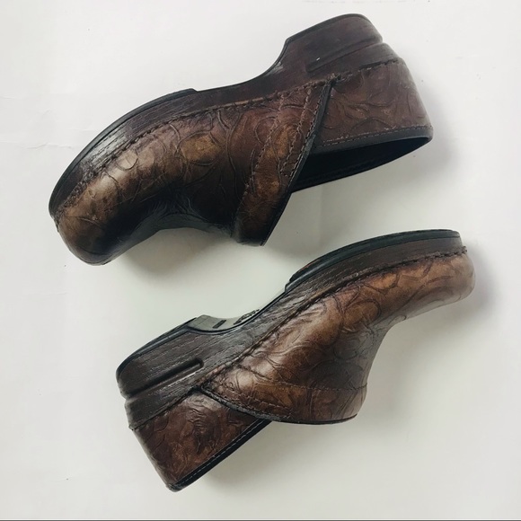 Dansko XP Clog Dark Brown Floral Tooled Leather Dark Brown Wood Shoe Size 37 (7) - Picture 5 of 14